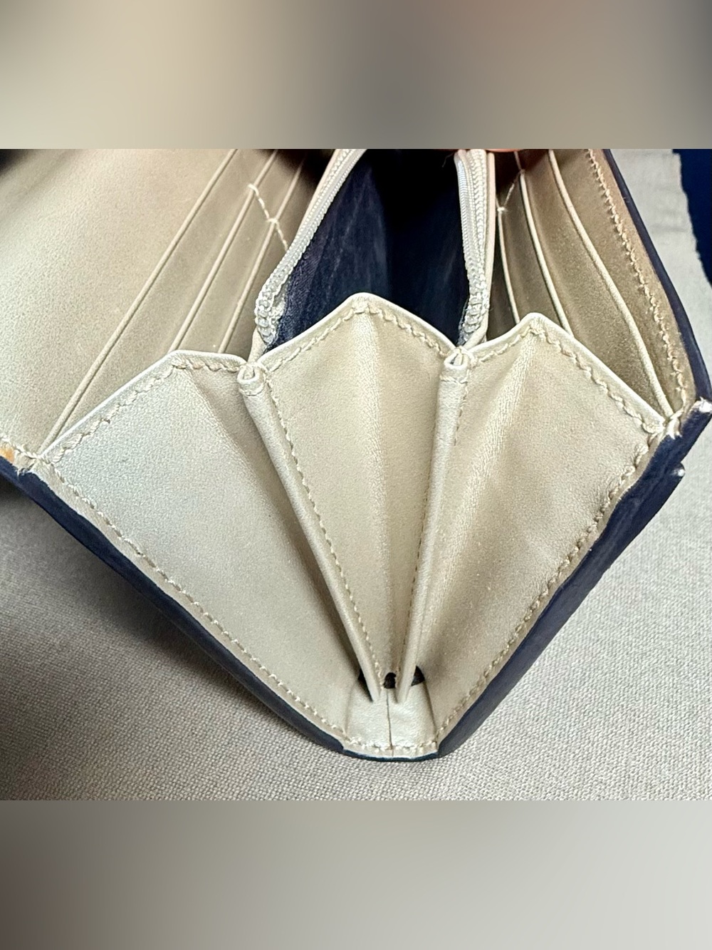 Authentic Gucci Guccissima GG Bow Continental Wallet /Unbranded Chain Gold/Cream - Picture 8 of 16